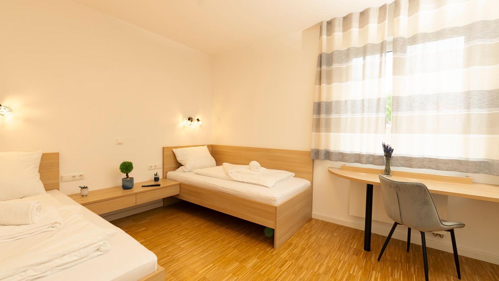 Henrys Sleeping Am Augsburger Eiskanal Ngoại thất bức ảnh